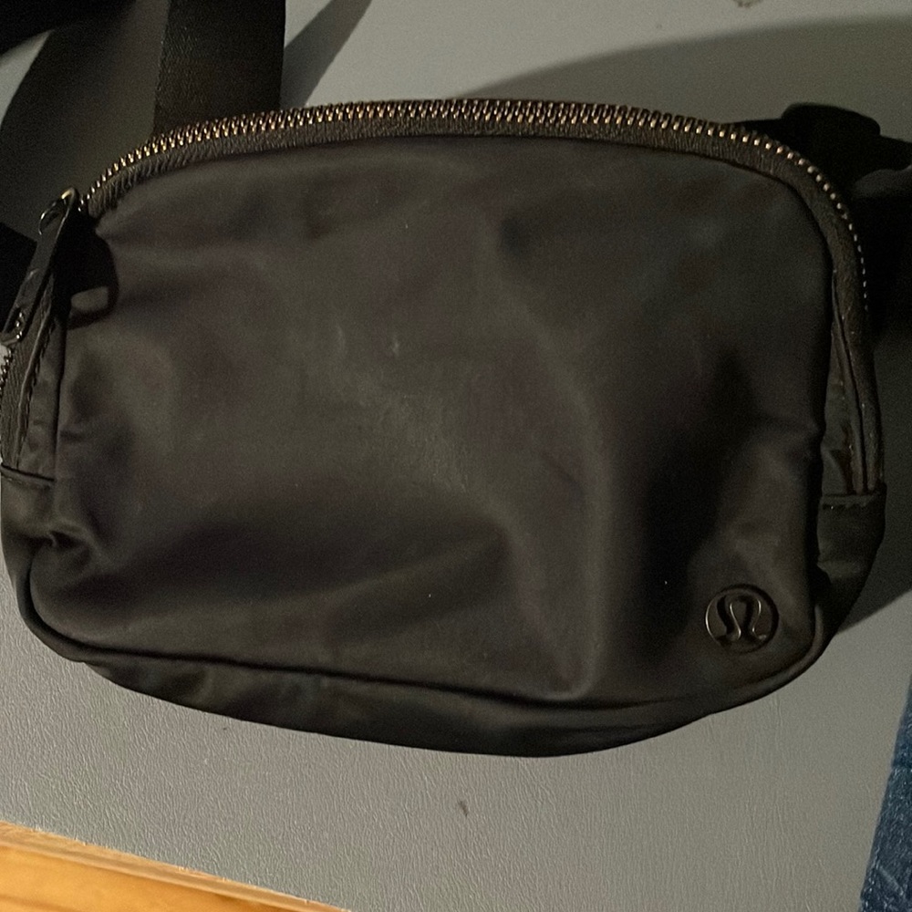 Lululemon belt bag